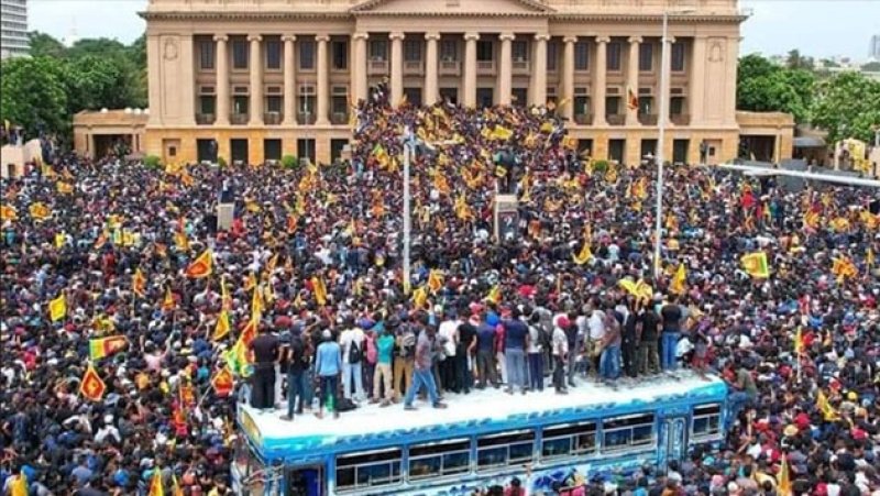 Violence within Aragalaya cannot be justified &ndash; Gunasekara