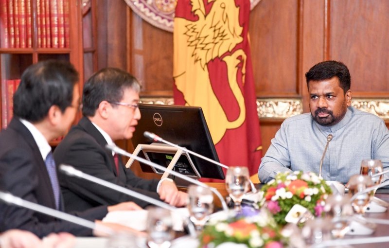 President holds key trade talks with Japan