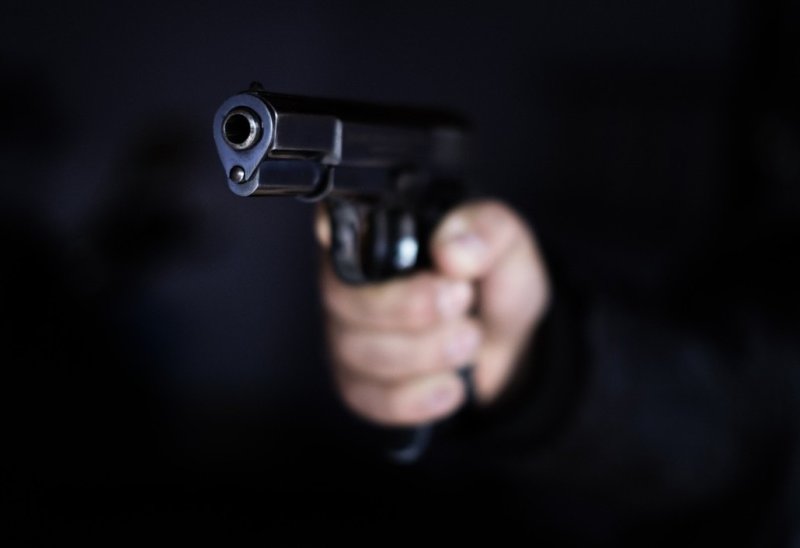Underworld threats drive hundreds to seek security