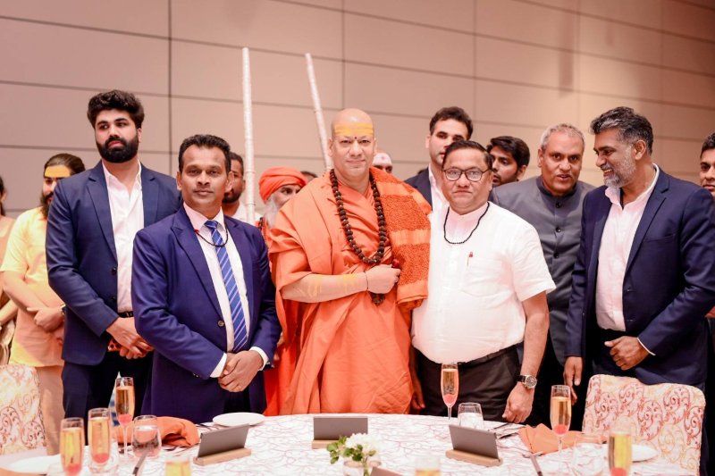Kaishanand Giriji Maharaj holds talks with Vijitha Herath