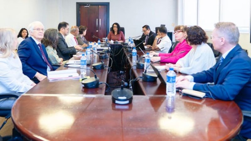 Prime Minister, ADB officials discuss about education reform