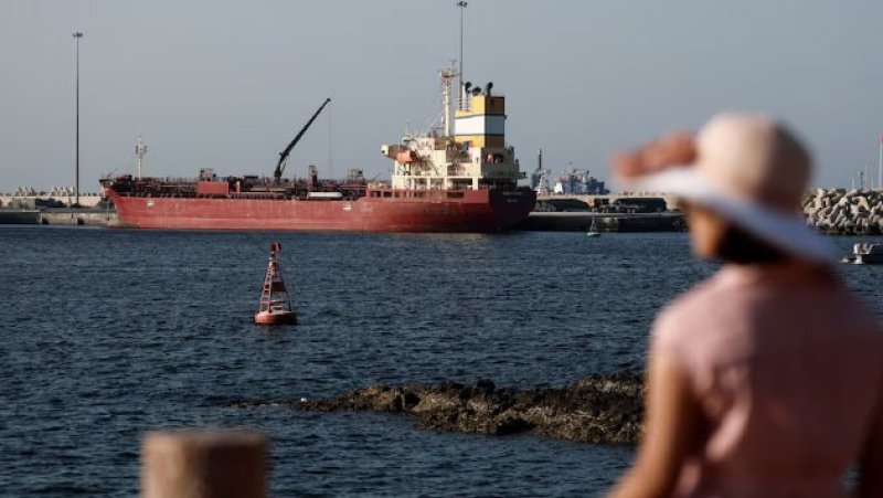 Oil falls over 6%
