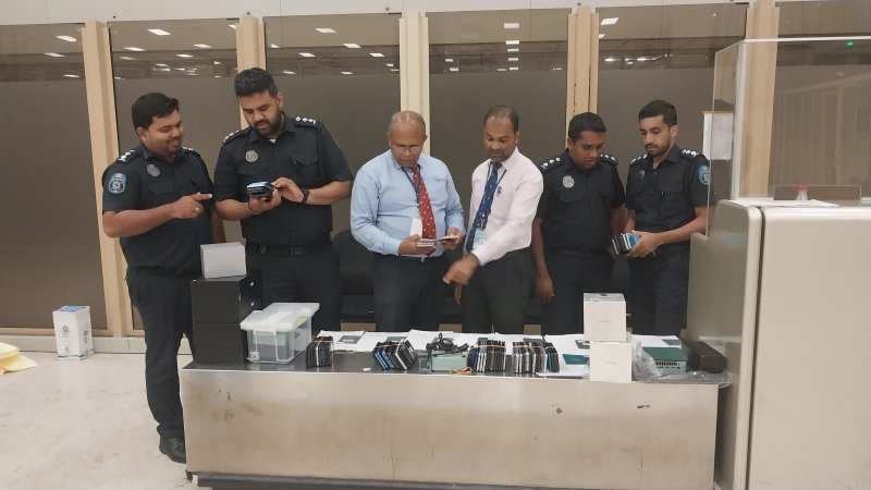 9 foreign passengers nabbed at BIA with electronic devices