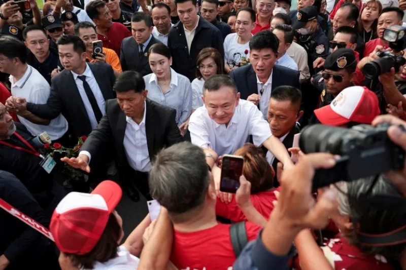 Thailand&rsquo;s Thaksin Shinawatra released from prison