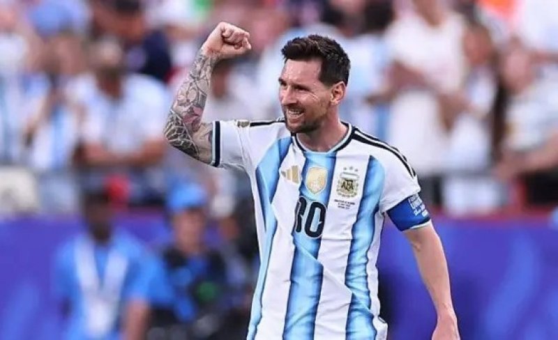 Messi makes more World Cup history