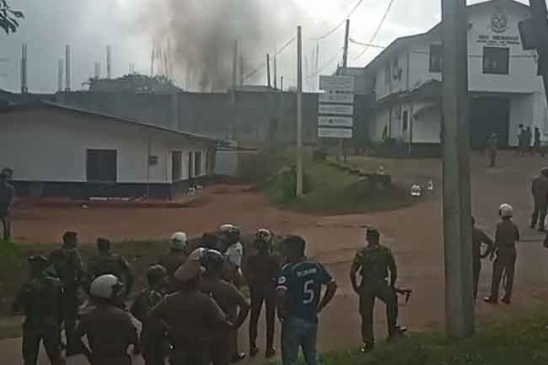 Update : Fire erupts at Mahara prison amid tense situation; Several injured