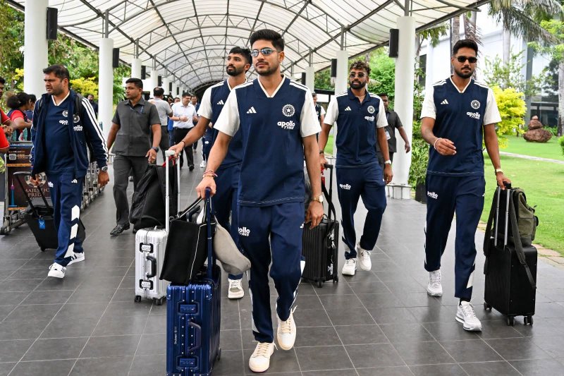 India Test squad arrives in Sri Lanka