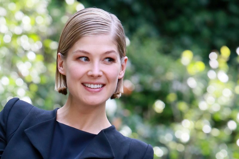 Award-Winning Actress Rosamund Pike to Visit Sri Lanka