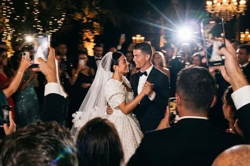 Cristiano Ronaldo is finally married to Georgina Rodr&iacute;guez