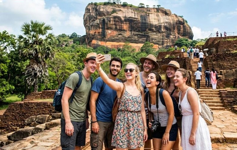 SL welcomes 113,307 tourists in first 16 days of August