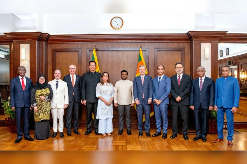 11 new envoys to Sri Lanka present credentials to President