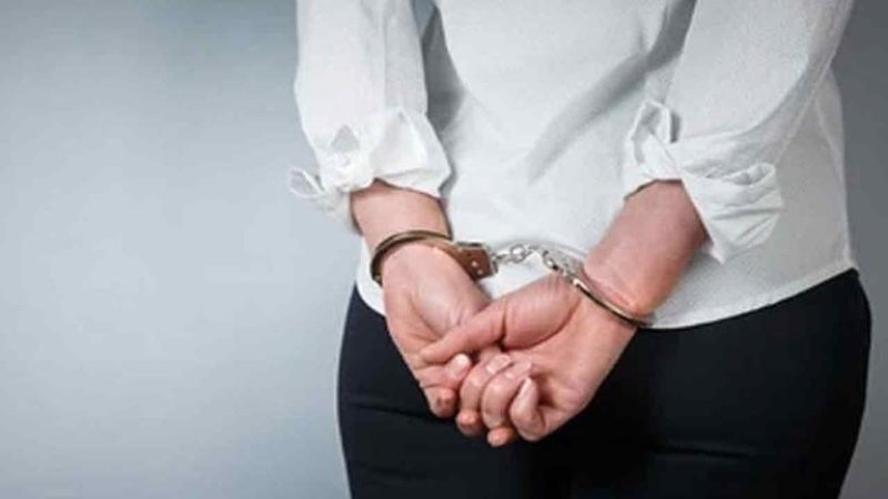 Former Deputy Minister Sarana Gunawardhana&rsquo;s wife  arrested 