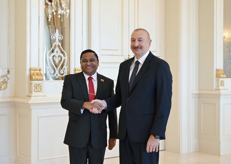 SL - Azerbaijan discuss expanding oil and gas cooperation