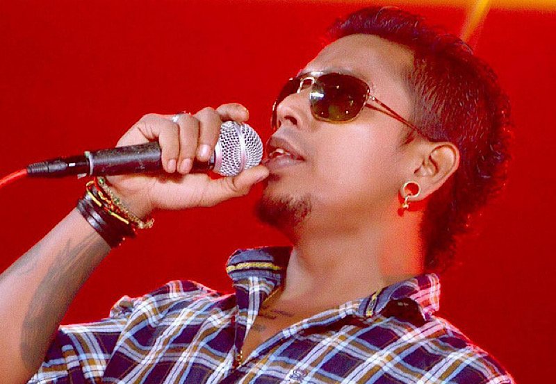 Renowned singer Chamara Weerasinghe admitted to ICU