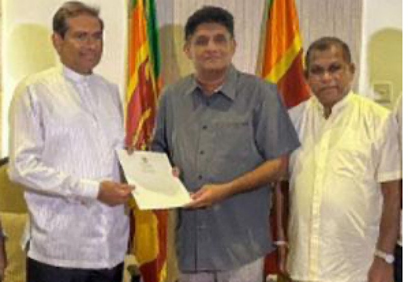 Another SLFP  stalwart aligns with Opposition