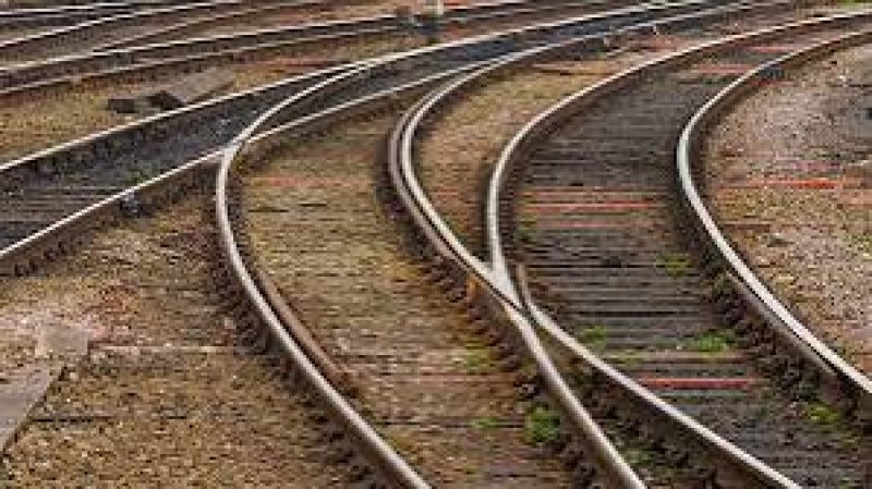 Government to Import 2,000 Railway Tracks