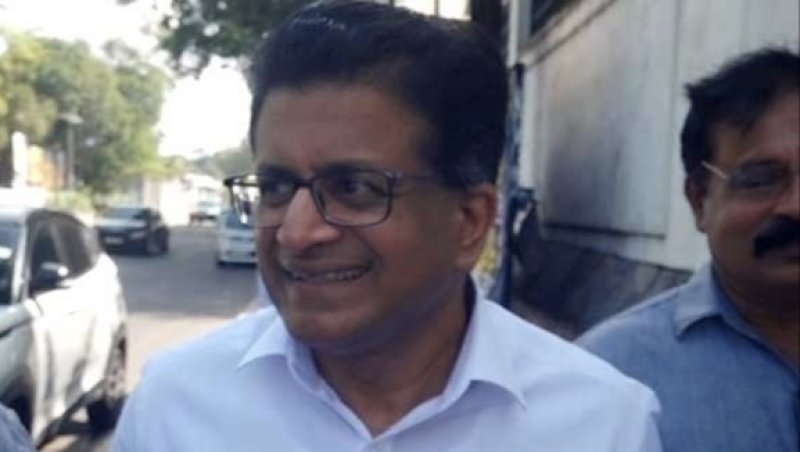 Udaya Gammanpila appears before Bribery Commission