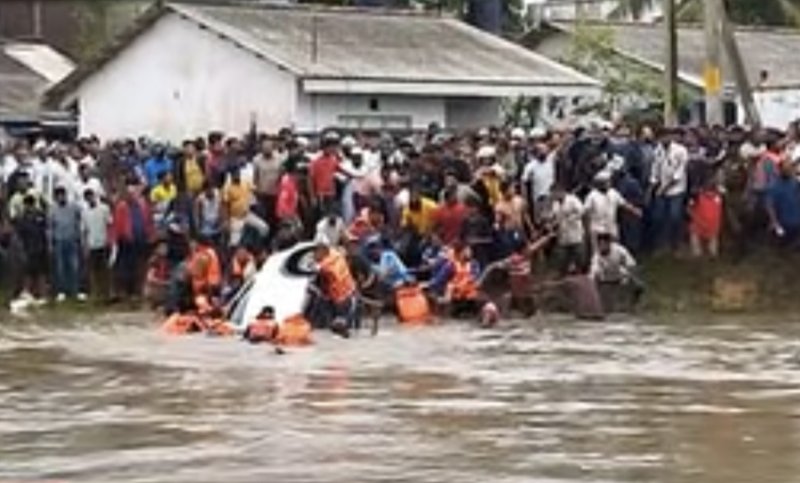 Three dead after car plunges into Boralaweli Canal