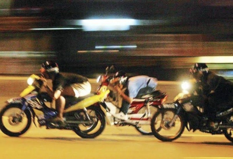 Thirteen youths remanded over illegal motorcycle races 