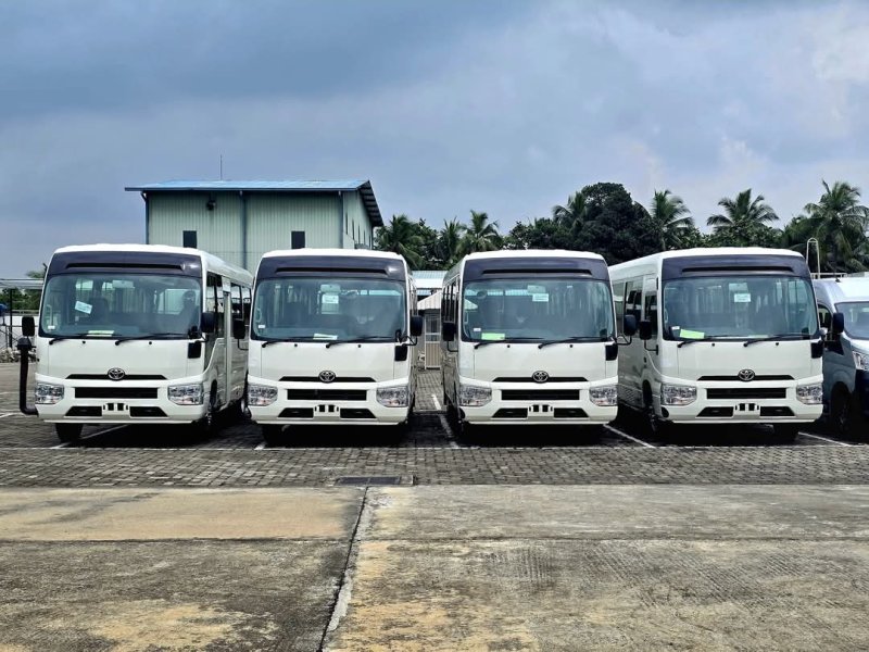 First Batch of Vehicles for Tourism Sector Arrives in Sri La