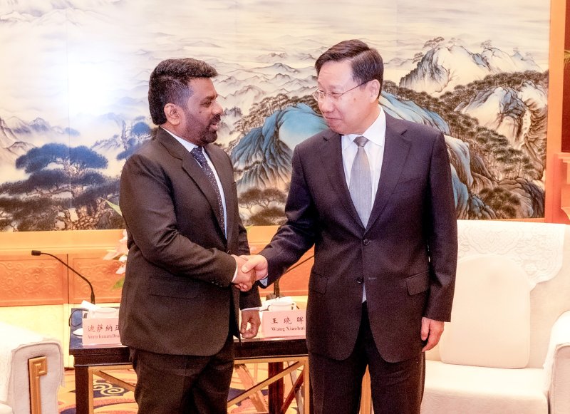 President meets Secretary of Communist Party for Sichuan