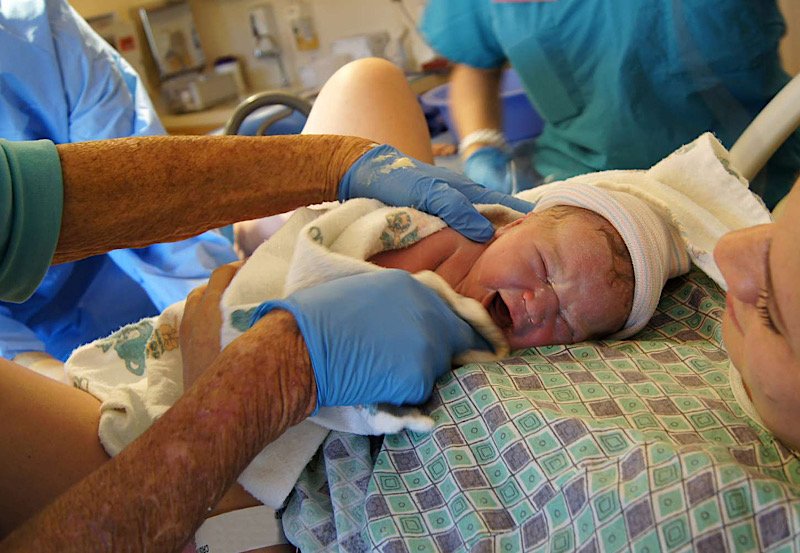 Sri Lanka introduces father participation in delivery room