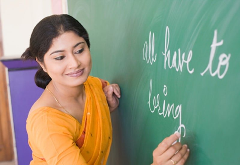 Sri Lanka to recruit 2,500 teachers for English medium