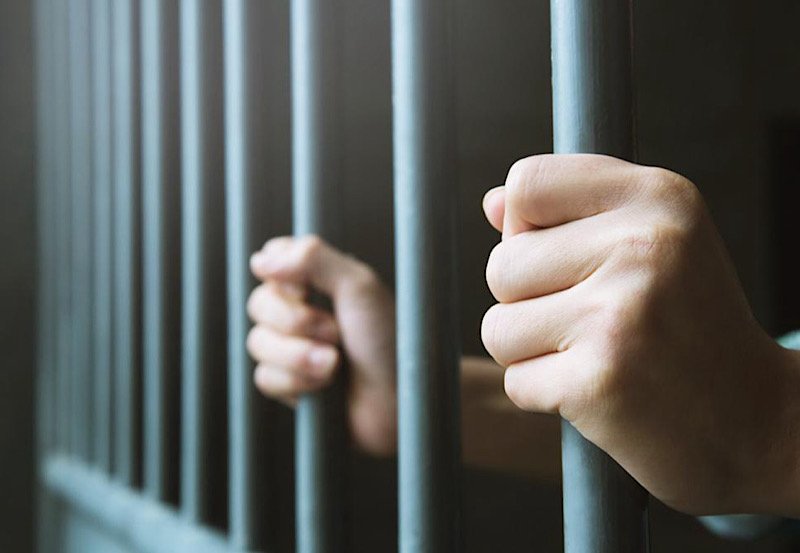 Sri Lanka Naval Officers Detained for Possession of Ice