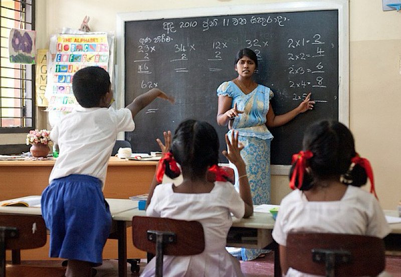Plans afoot to transform 1,250 schools into "Smart Schools"
