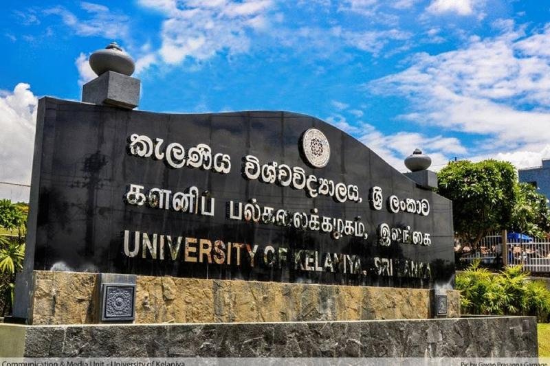 Kelaniya uni. students stage protest over death of student
