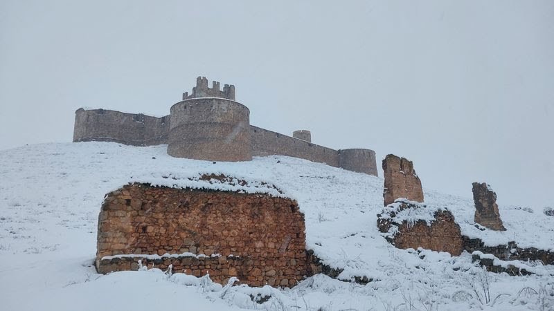 Army called in to rescue about 600  motorists stuck in snow