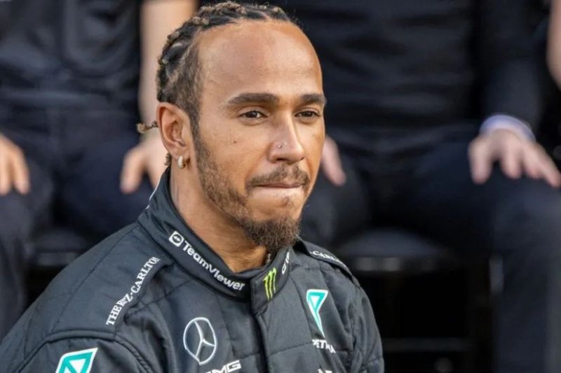 Hamilton to leave Mercedes and join Ferrari in 2025