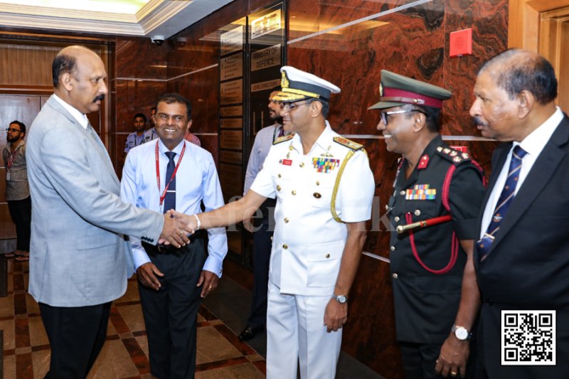 Defence Ministry staffers donate blood at medical camp