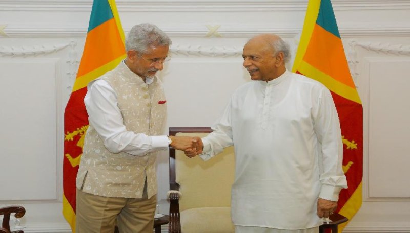 Indian External Affairs Minister calls on PM