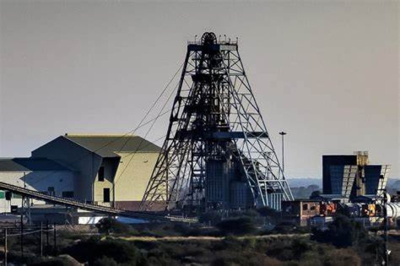 11 dead after elevator drops 650 feet at  South Africa mine