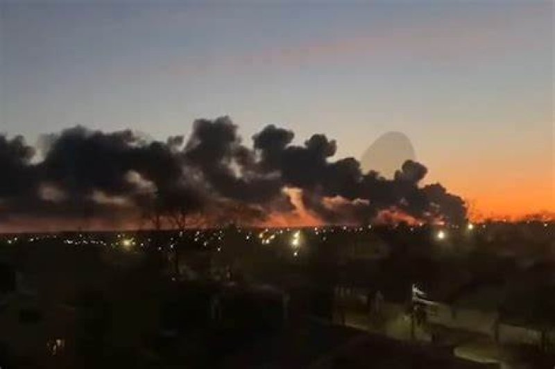  Massive fire seen as Ukraine hits Russian oil depots 