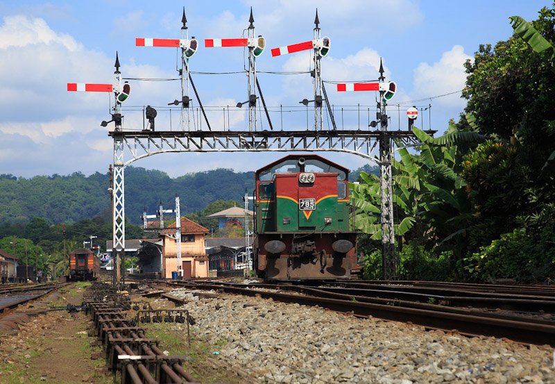 India and SL ink contract for Railways signalling system