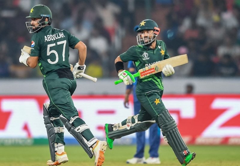 Pakistan beat Sri Lanka in record World Cup run chase