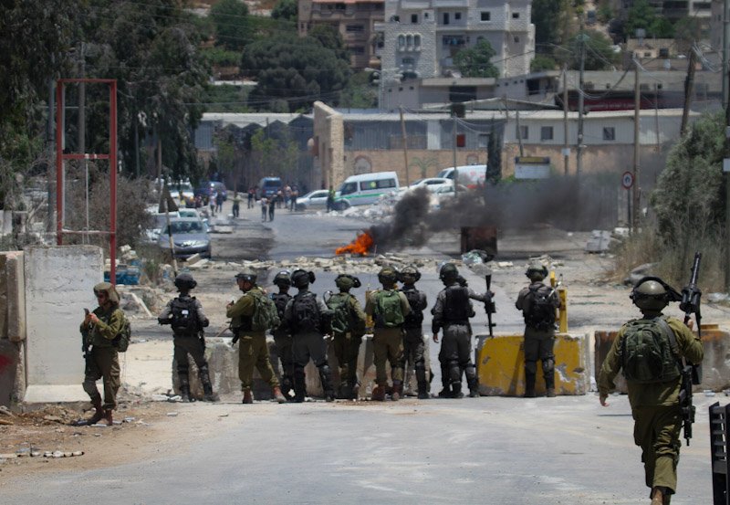 Israeli authorities detain two Sri Lankan women 