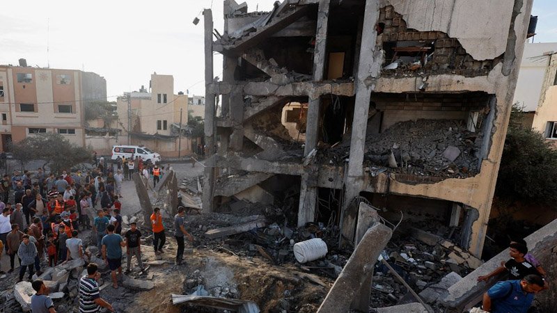 Gaza communications knocked out as strikes intensify