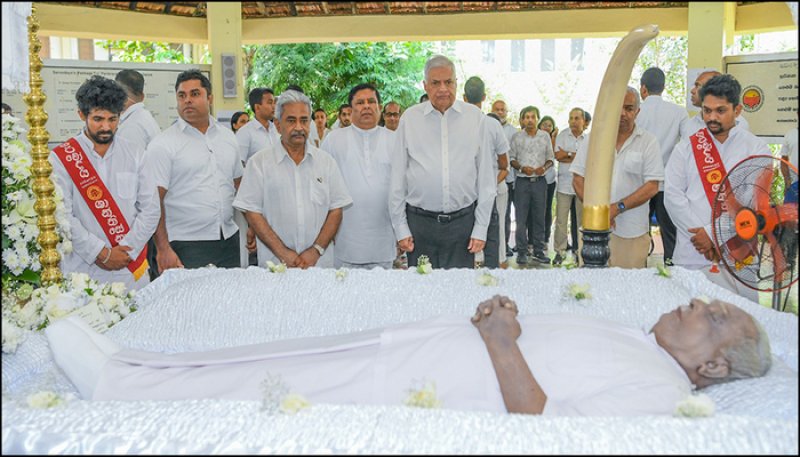 President paid his final respects to Dr. A.T. Ariyaratne