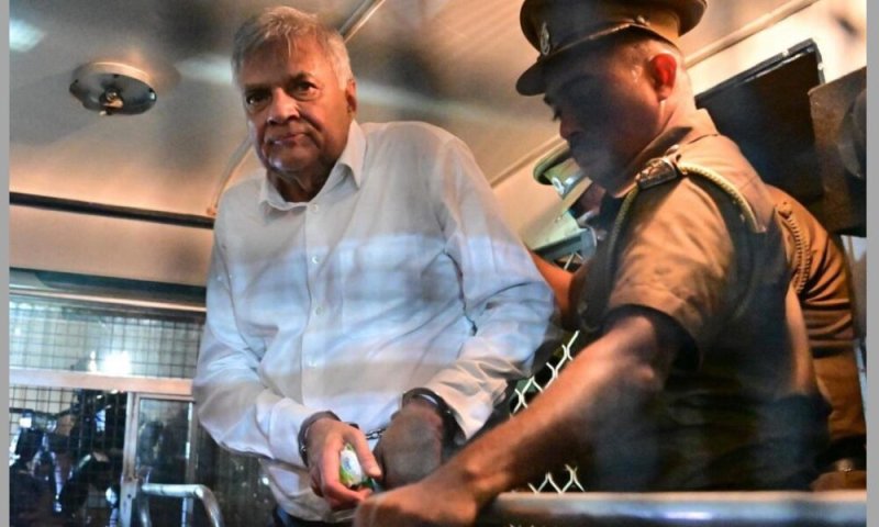 Politicians visit prison after ex-president&rsquo;s remand