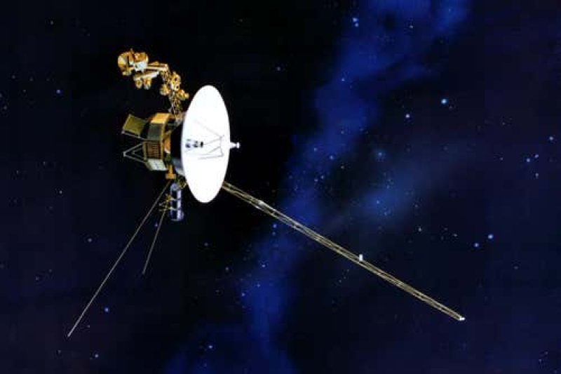 Nasa fully back in contact with lost space probe Voyager 2