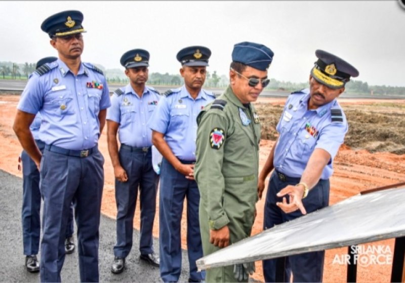 SLAF chief conducts test landing on Hingurakgoda runway