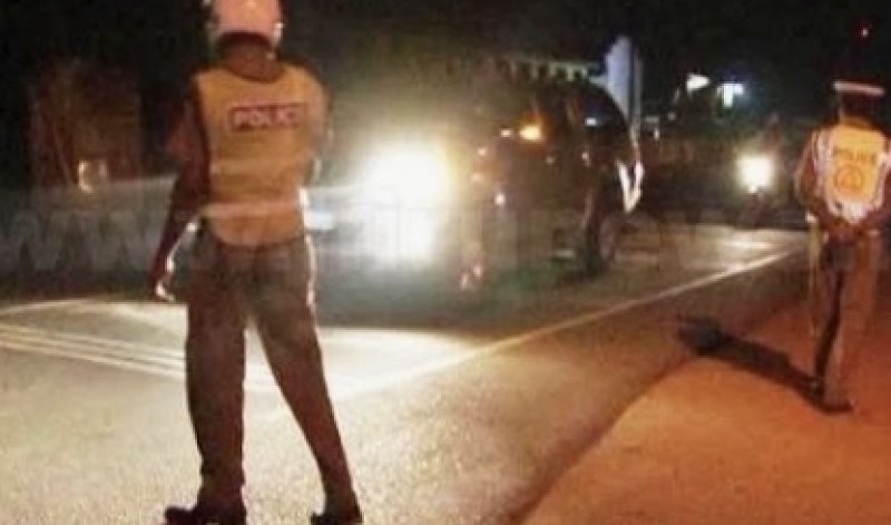 Police open fire on reckless car in Matara