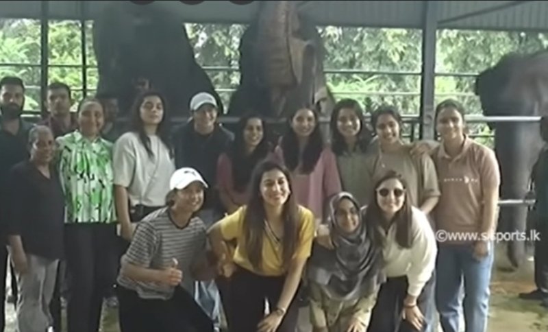 Pakistan women&rsquo;s team enjoys a day at Dehiwala Zoo