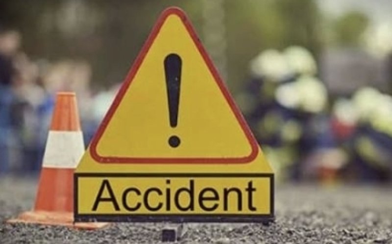 Two buses collide head-on in Malegama; Drivers hospitalised