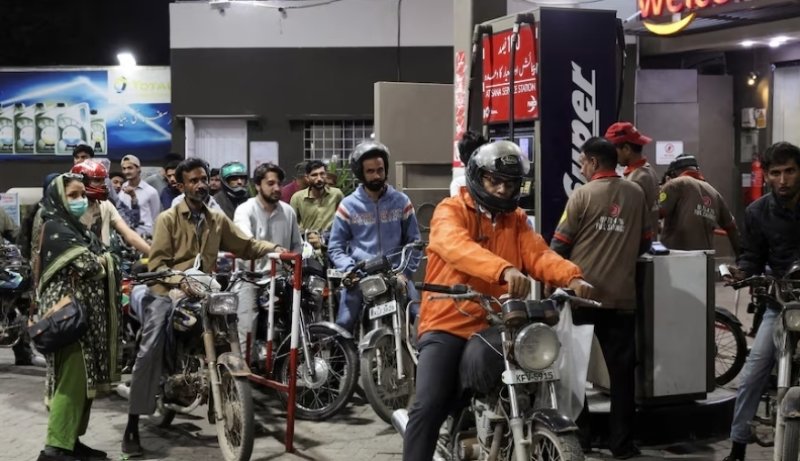 Pakistan raises retail fuel prices by about 20%