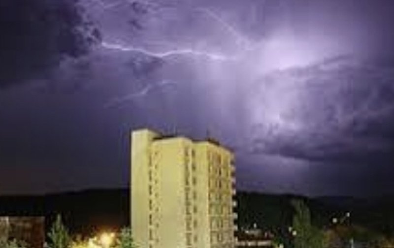 Severe lightning warning issued for several areas