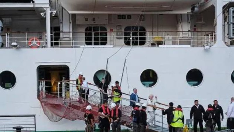 Passengers allowed to leave norovirus-hit cruise ship
